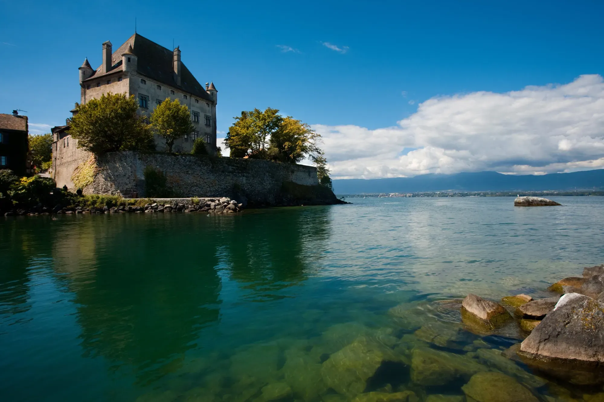 ženevské jezero hrad